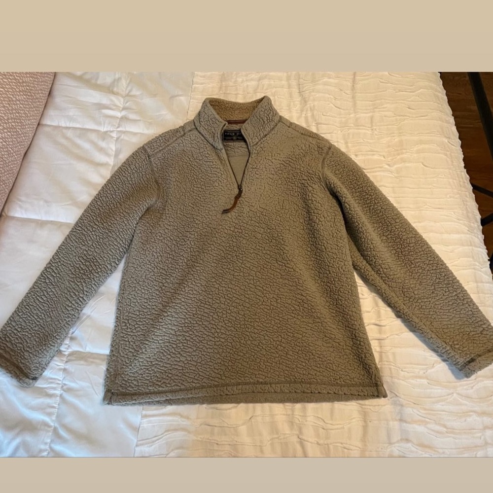 True Grit pullover - size Medium